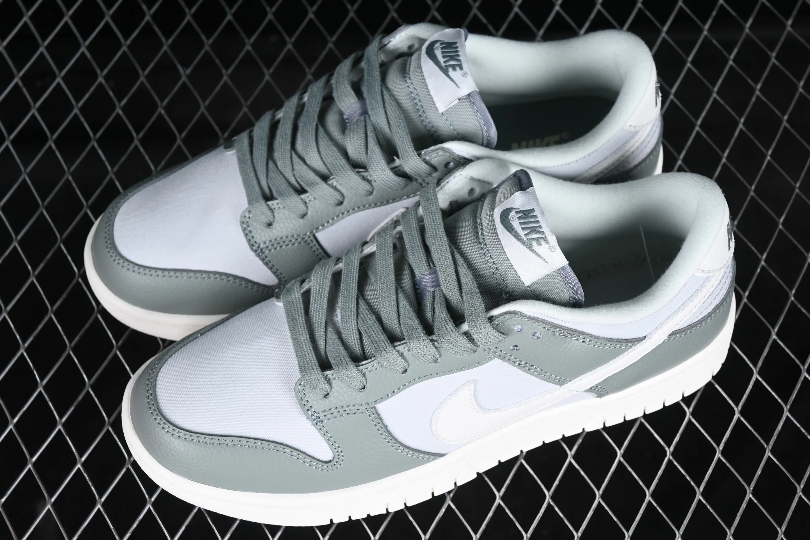 All categories Nk SB Dunk series Nk SB Dunk Low low-top sneakers Nk Dunk Low "Mica Green" mica green canvas SB low-top sports and leisure sneakers DV7212-300